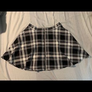 Black and White plaid skirt with zipper